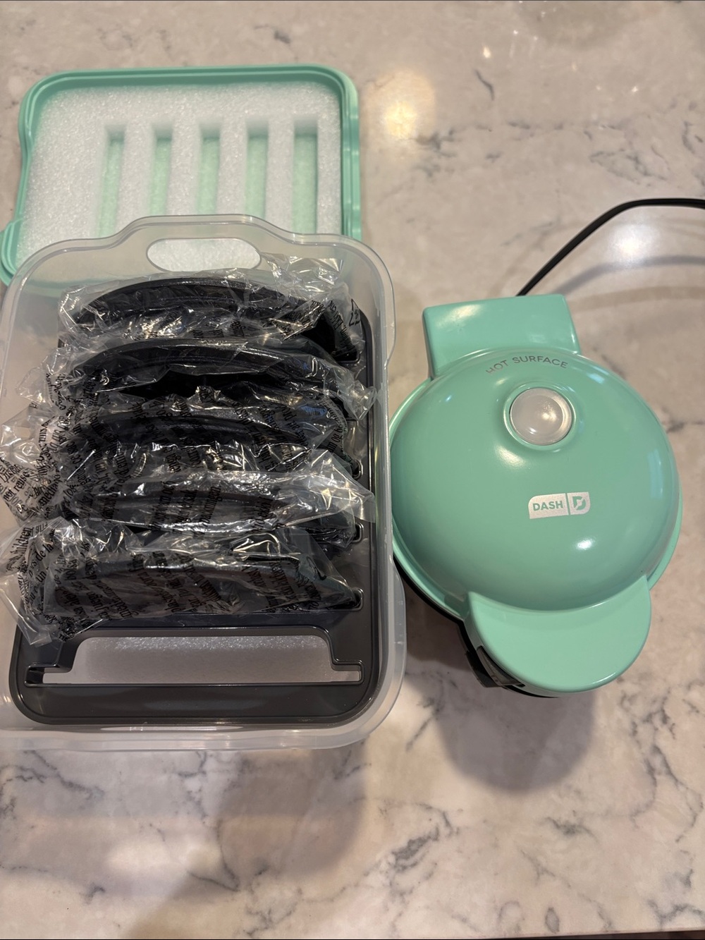 Ash Dash Multi-Plate Mini Maker in Black